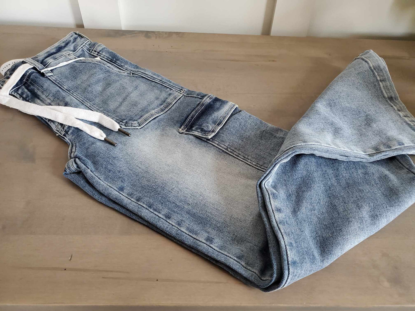 Mid Rise Cargo Style Wide Straight Leg Jeans