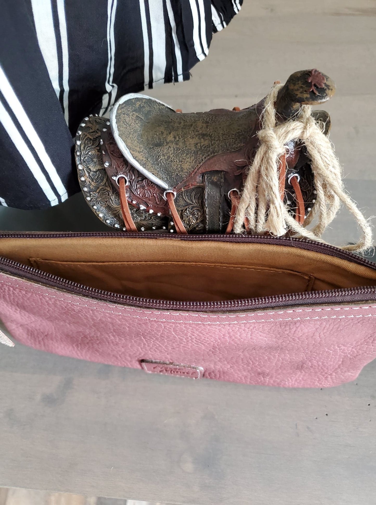 Mauve/Rose Leather Wristlet Purse