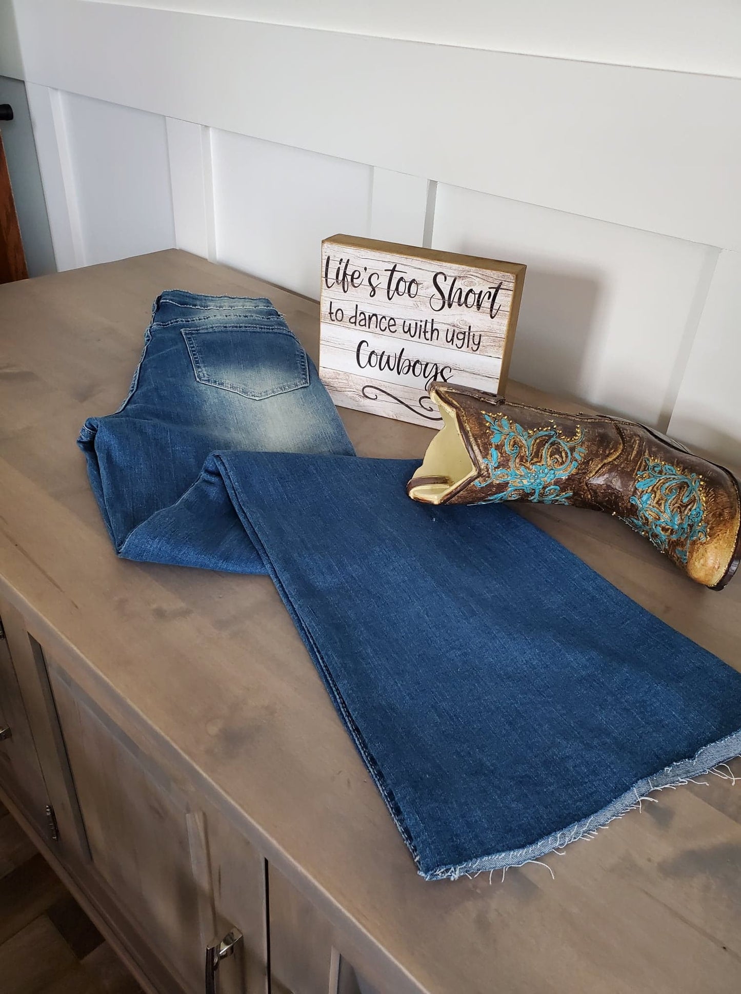 Raw hem Flare Medium Rise