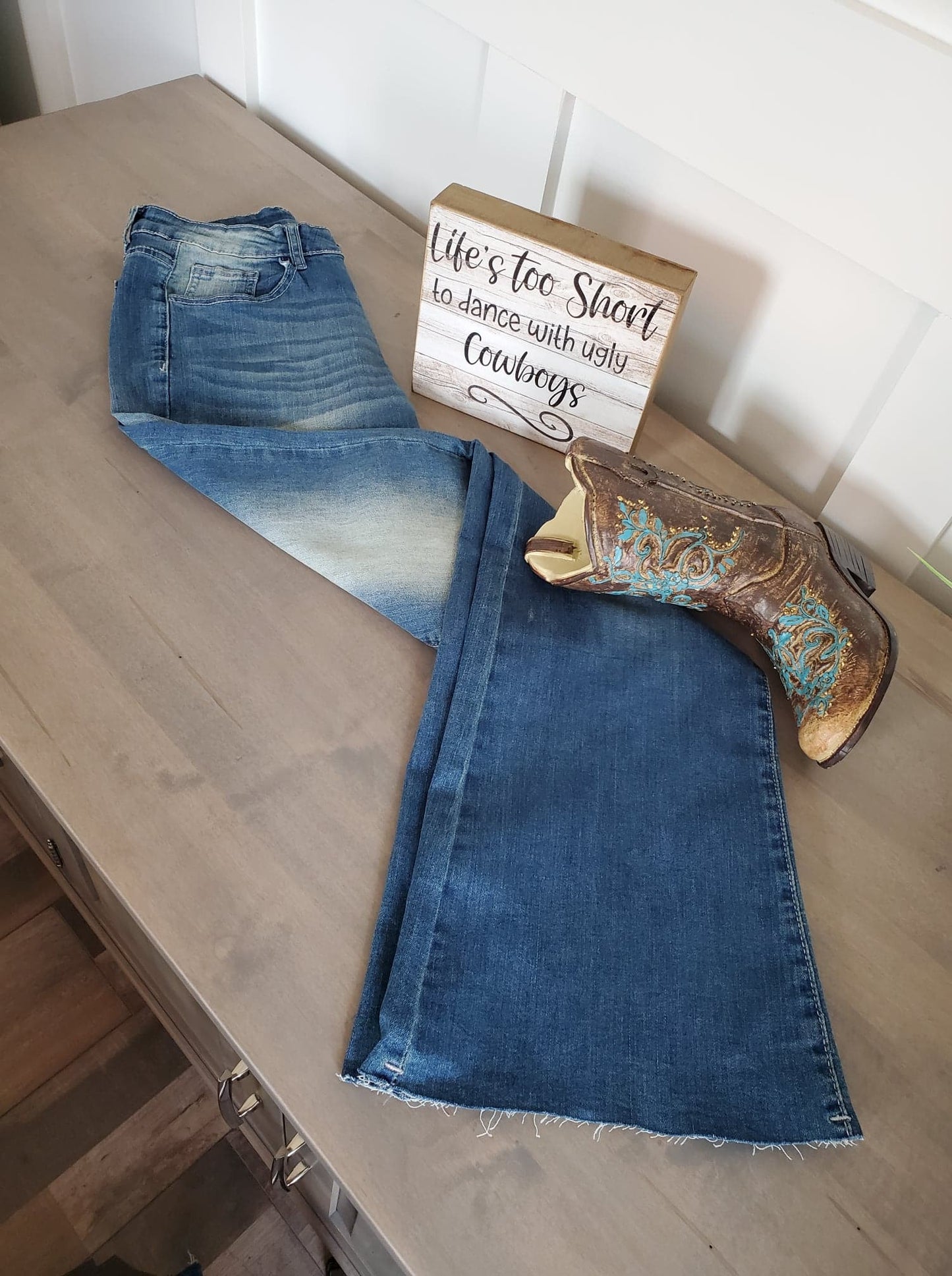 Raw hem Flare Medium Rise