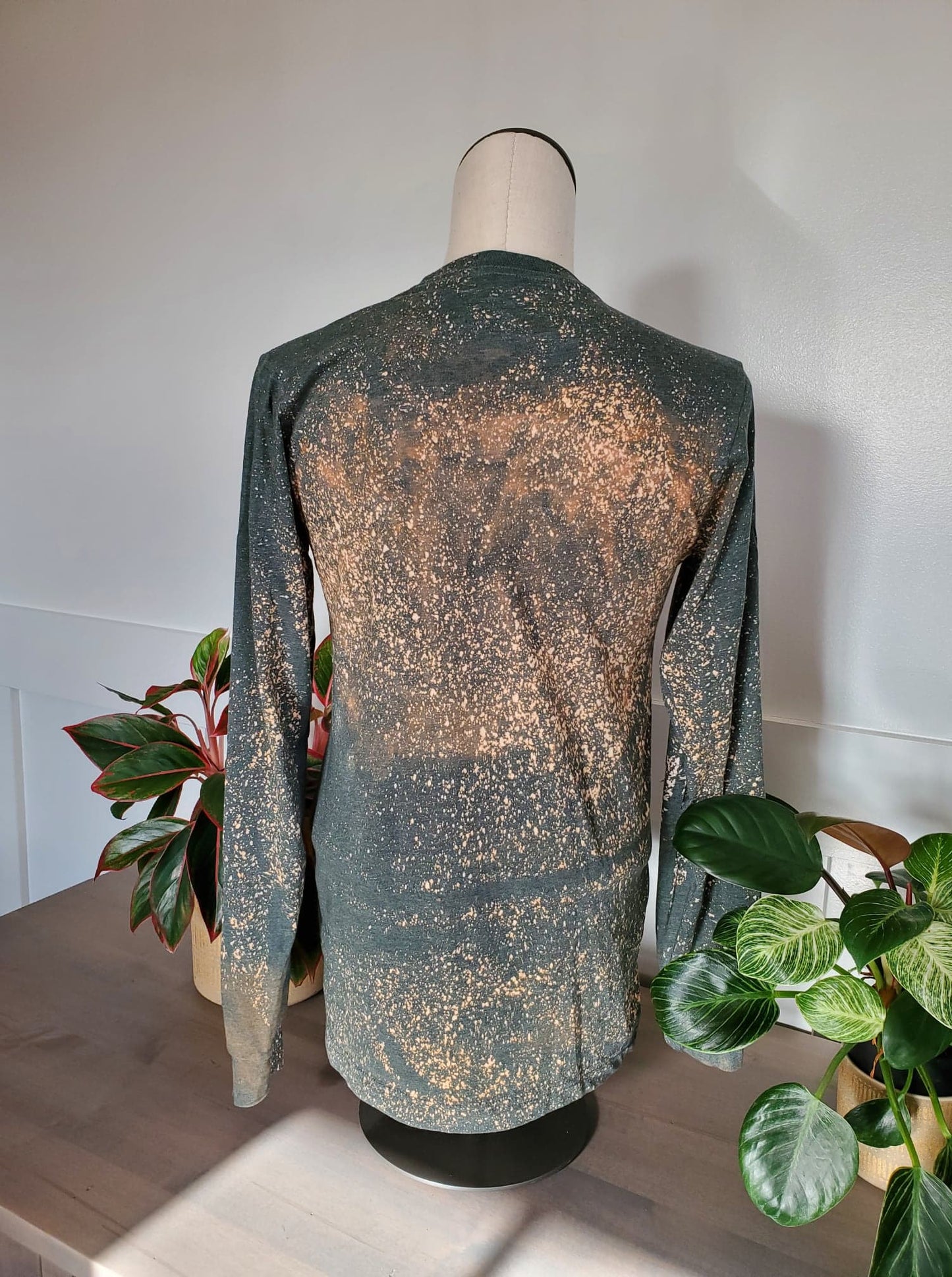 Yellowstone Leopard Bleached Long Sleeve Tee